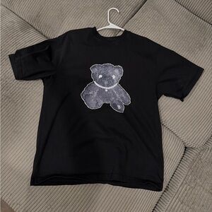 WE11DONE
Gray Pearl Necklace Teddy T-shirt
